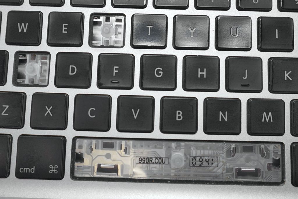 Broken apple macbook pro keyboard