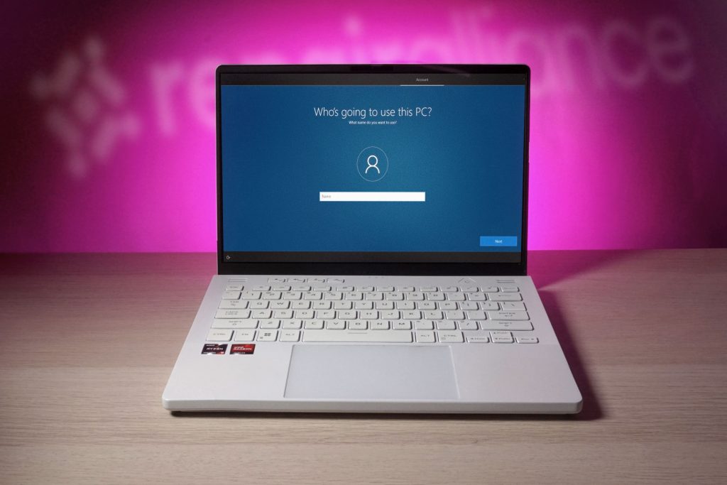 Installing windows 11 on a laptop computer