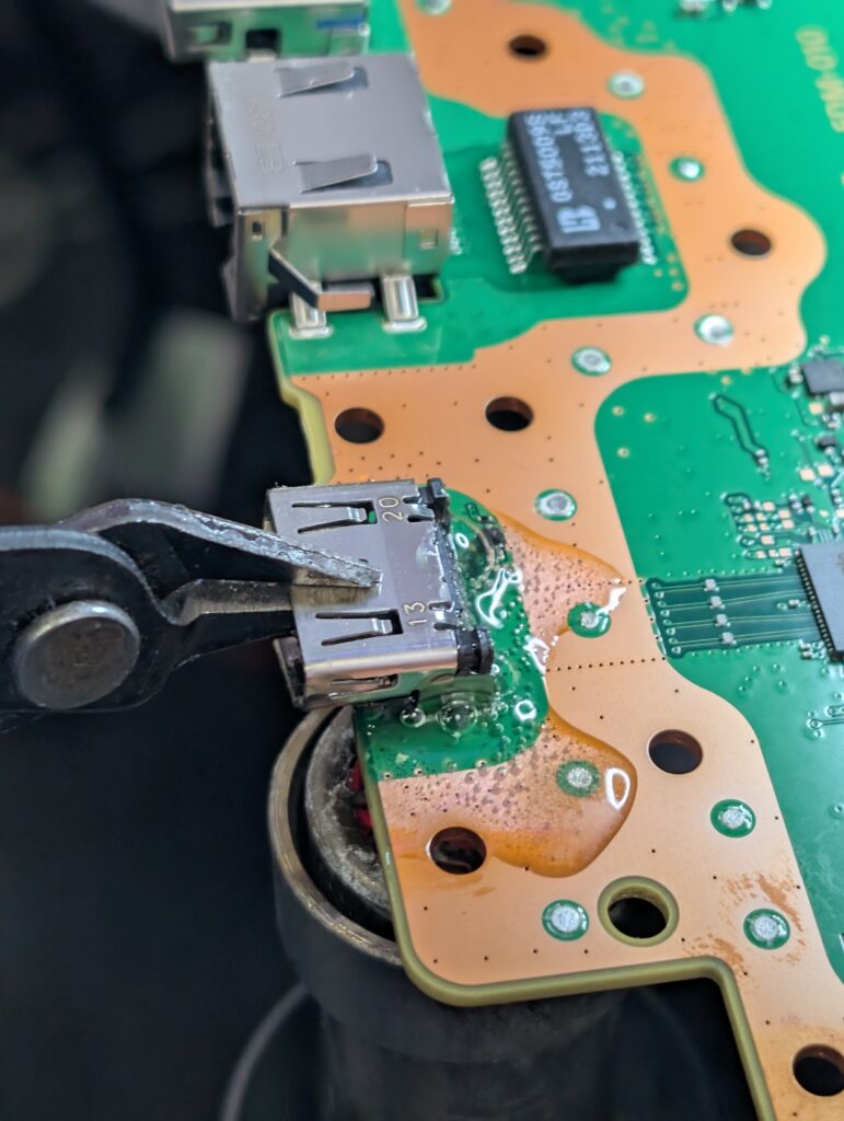 PlayStation 5 damaged HDMI port - pads cleaned